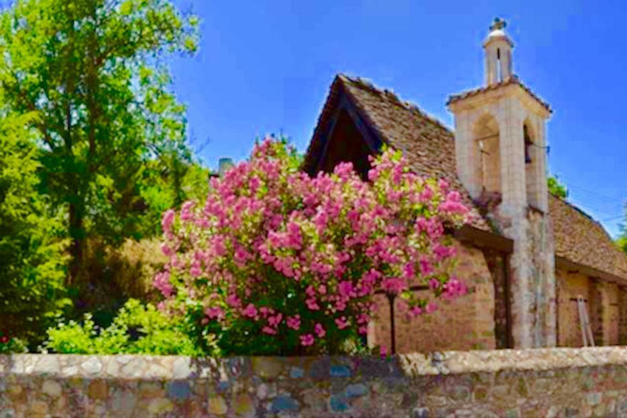 Saint Nicholas Heights *